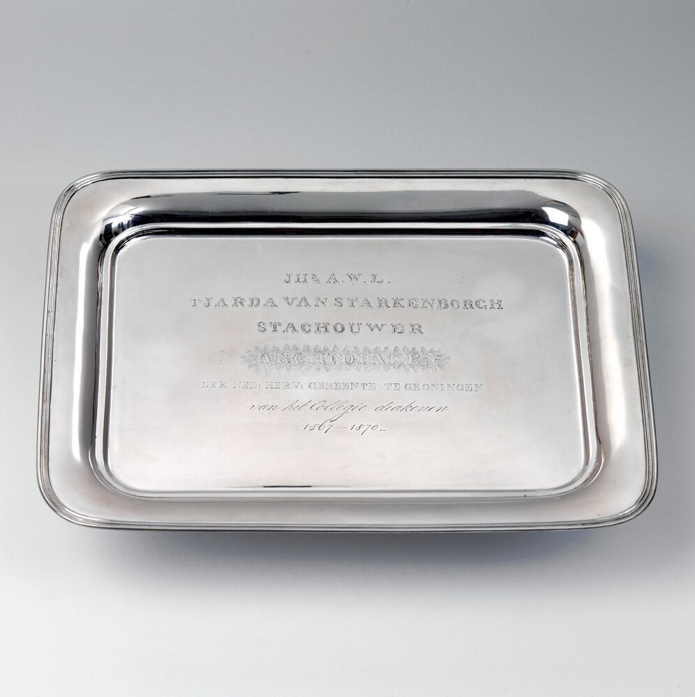 Dienblad aangeboden aan A.W.L. Tjarda van Starckenborgh